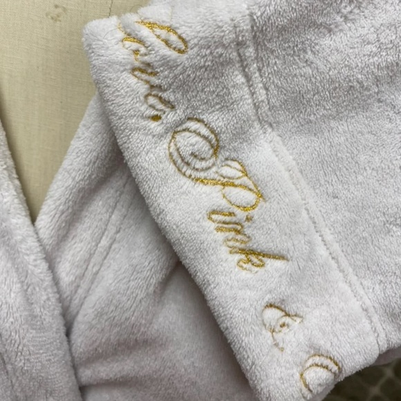 VS PINK Robe - Picture 7 of 9